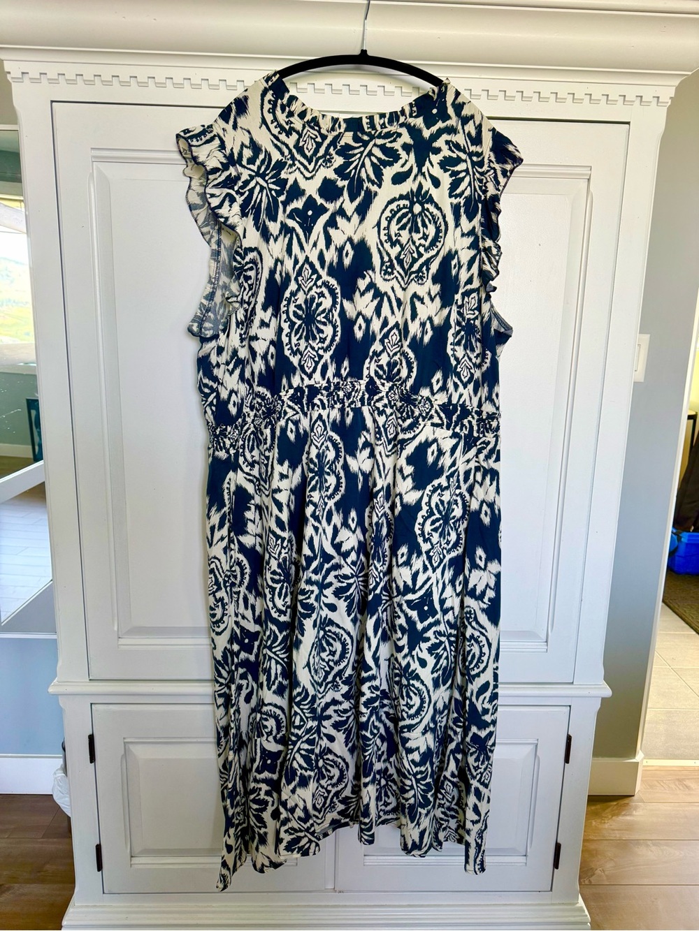 BloomChic Navy and White Printed Ruffle-Sleeve Midi Dress - Picture 2 of 2